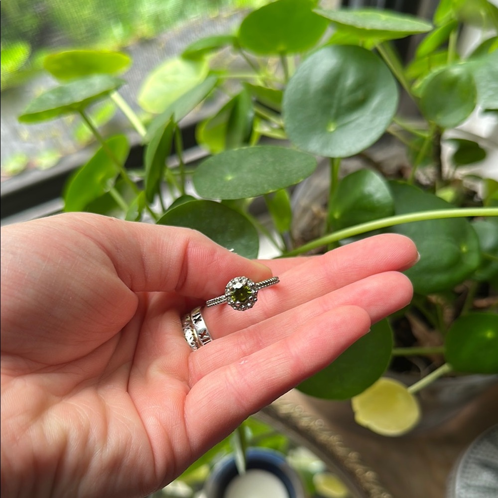 Elegant Green Gemstone Ring